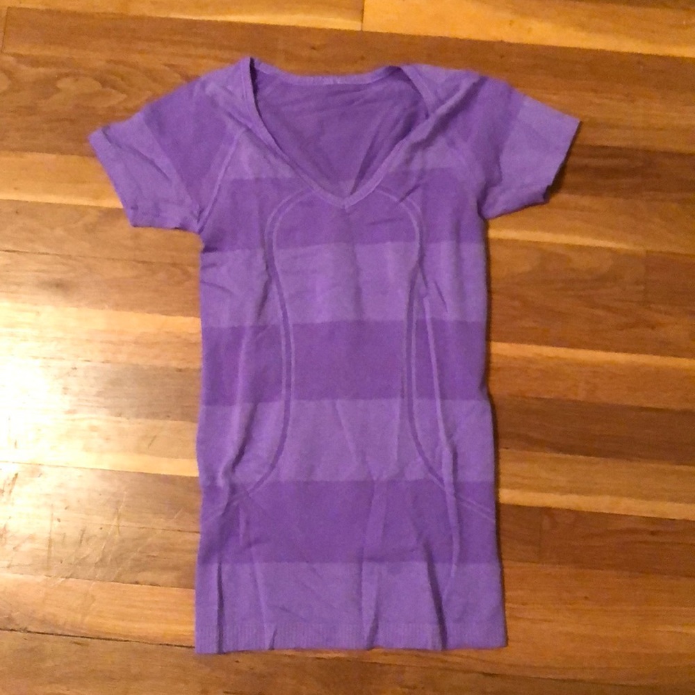 V neck size 4 lululemon shirt!
